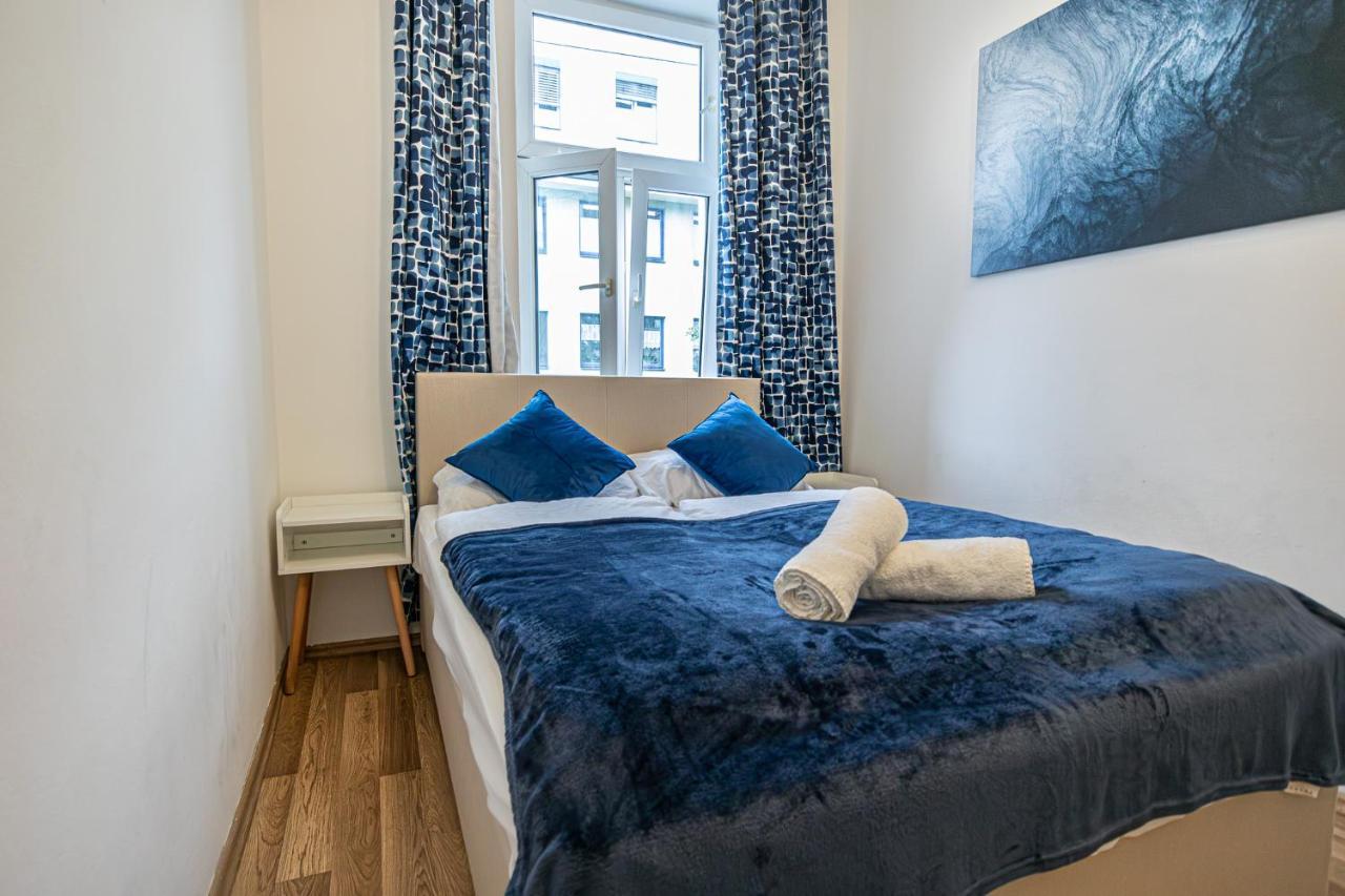 Modern Comforts: Chic Studio Apt Centrally Located Вена Экстерьер фото